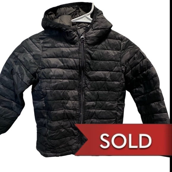 GAP Other - GAP Kids Boys CAMOUFLAGE Green Lightweight Puffer Jacket XS perfect for school